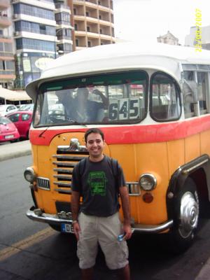 Tipico bus Maltés!, (me encantan!, jajaja)